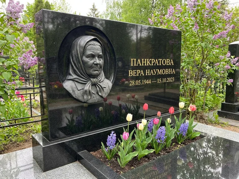 Памятник с барельефом — выполненная работа 26 в Тольятти