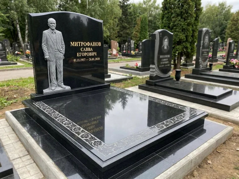 Памятник с барельефом — выполненная работа 48 в Тольятти