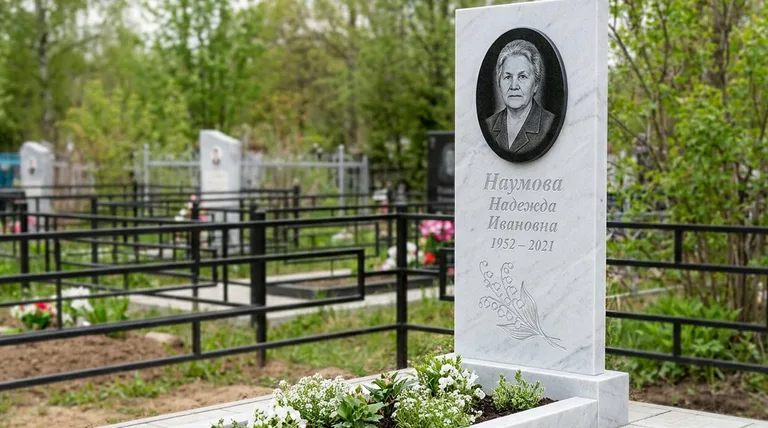 Памятник с гравировкой ландышей — выполненная работа «Наумова» в Тольятти