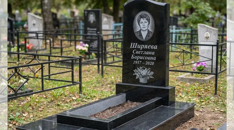 Памятник с гравировкой ландышей — выполненная работа «Ширяева» в Тольятти