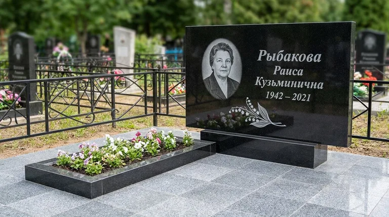 Памятник с гравировкой ландышей — выполненная работа «Рыбакова» в Тольятти
