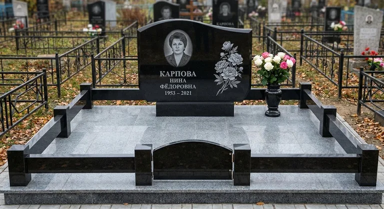 Памятник с гравировкой пионов — выполненная работа «Карпова» в Тольятти