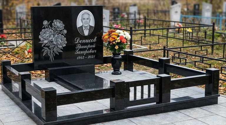 Памятник с гравировкой пионов — выполненная работа «Денисов» в Тольятти