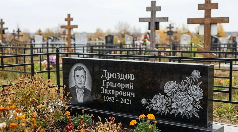 Памятник с гравировкой пионов — выполненная работа «Дроздов» в Тольятти