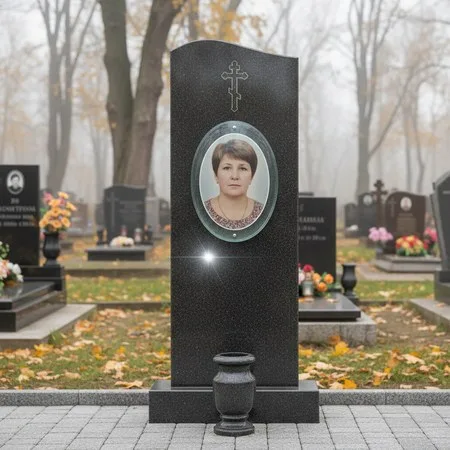 Овальный портрет на стекле 240×300 мм на памятнике в Тольятти