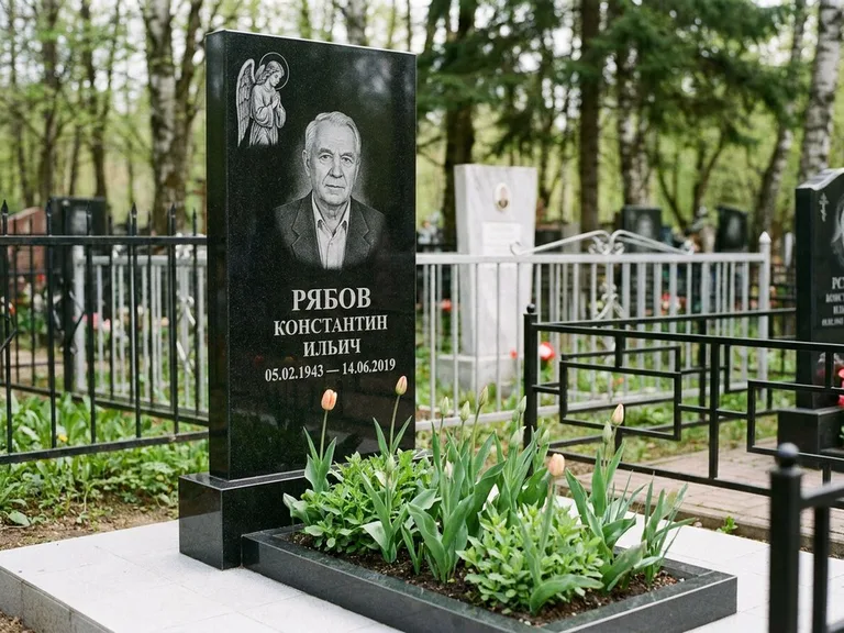 Памятник с гравировкой ангела — гравировка ангела с крестом рядом с эпитафией, работа «Фаддеев» в Тольятти