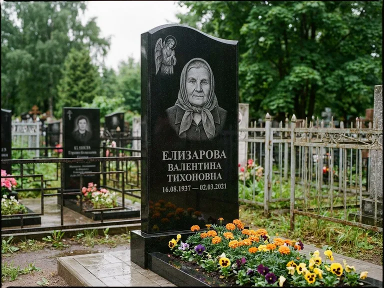 Памятник с гравировкой ангела — гравировка ангела с голубем по диагонали стелы, работа «Пантелеева» в Тольятти