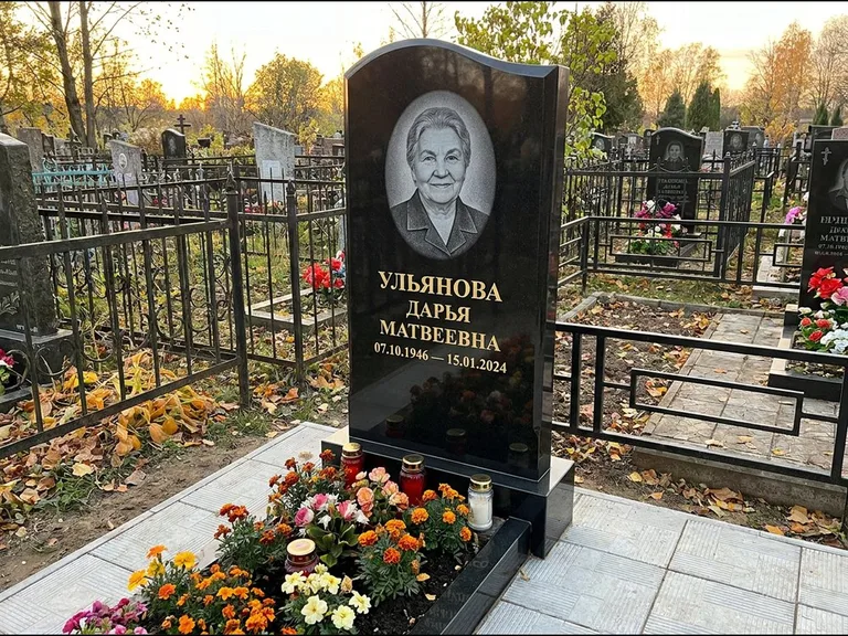 Гравировка портрета на чёрном граните — выполненная работа 12 в Тольятти