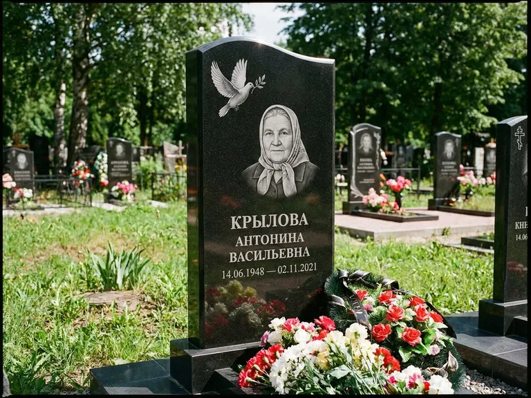 Памятник с гравировкой голубей — гравировка голубей, работа «Крылова» в Тольятти