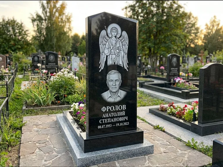 Памятник с гравировкой иконы — Владимирская икона Божией Матери с Младенцем, работа «Мельникова» в Тольятти