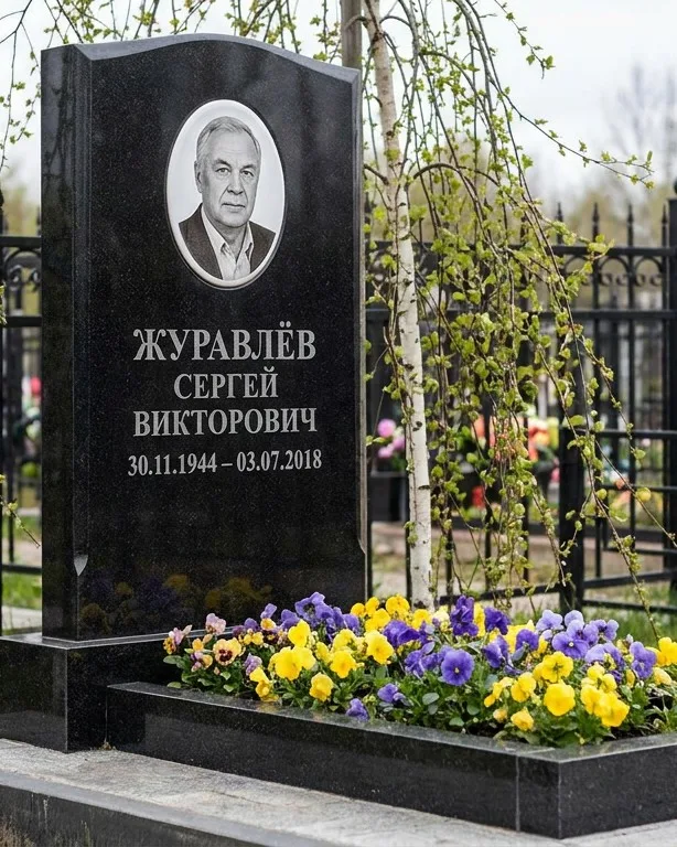 Вертикальный памятник под ключ с православным крестом в Тольятти