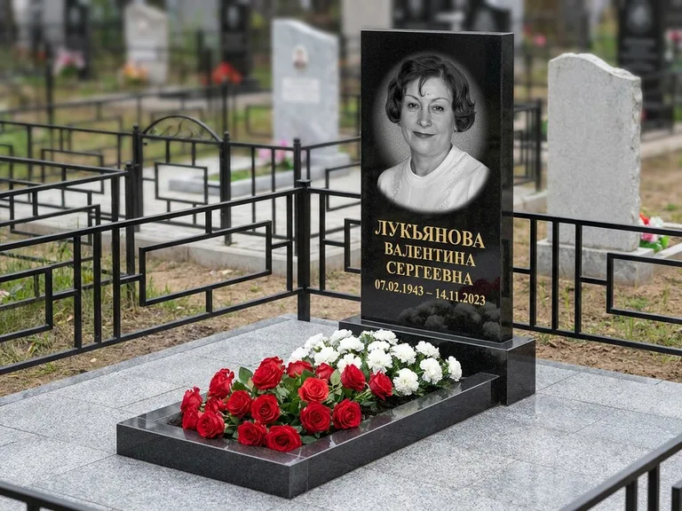 Портрет на памятнике в Тольятти — Ч/б портрет → гравировка на стандартном комплексе