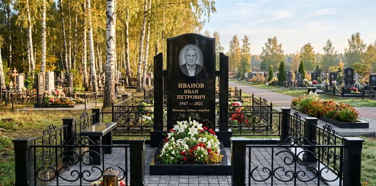 Установка памятника на могилу под ключ в Тольятти — гранитный мемориальный комплекс, ограда, плитка, благоустройство