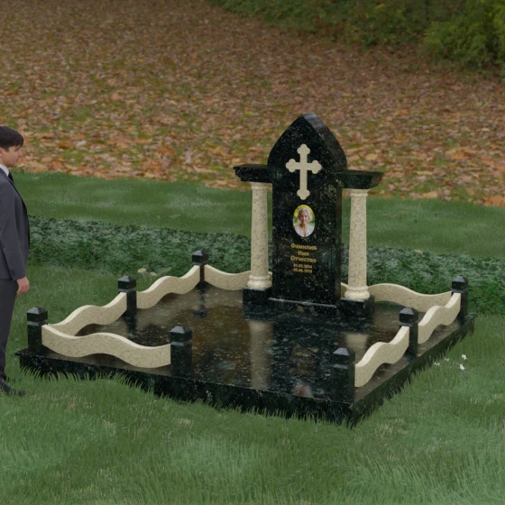 Вертикальный элитный гранитный памятник-часовня с колоннами и рельефным крестом, гранит Балтик грин, вид 4