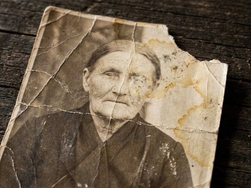 Выцветший и порванный — исходник для обработки